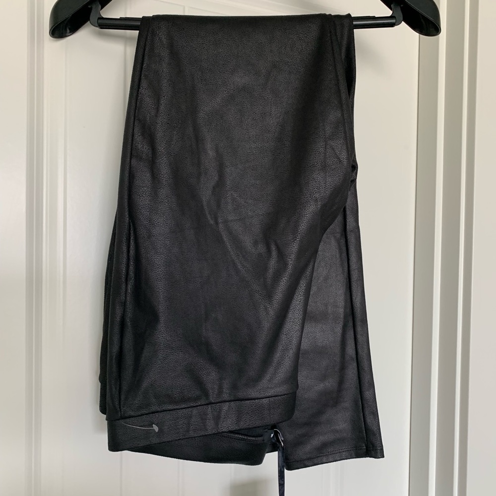 NWT, size L Trouve black faux-leather leggings